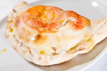 Calzone napoletano