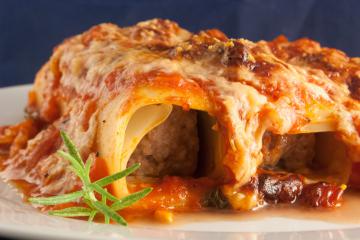 Cannelloni alla bolognese