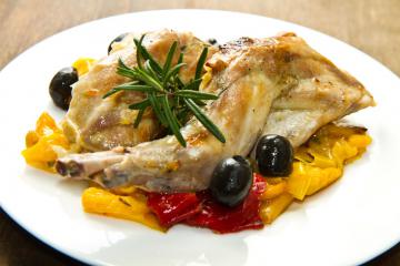 Coniglio con peperoni