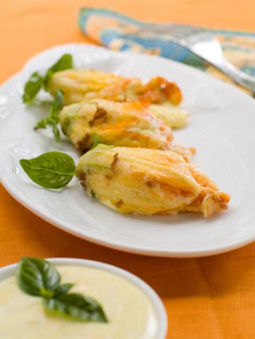 Fiori di zucca ripieni 