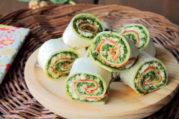 Involtini al pesto con ricotta e salame