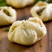 Saccottini di sfoglia ai funghi e maggiorana