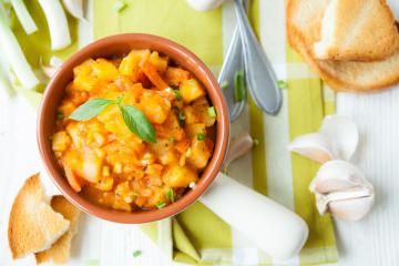 Patate in umido alle erbe aromatiche