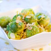 Cavolini di Bruxelles con mandorle e limone
