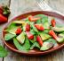 Insalata di spinaci, avocado e fragole