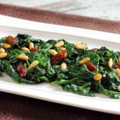 Spinaci con pinoli e uvetta