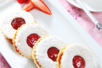 Biscotti occhio di bue alla marmellata