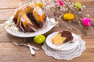 Ciambella di Pasqua con cacao e panna