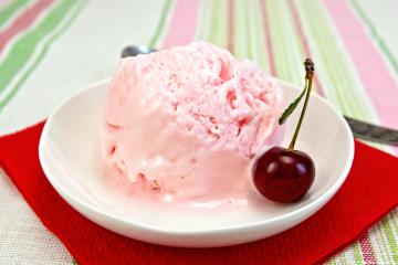 Gelato alle ciliegie