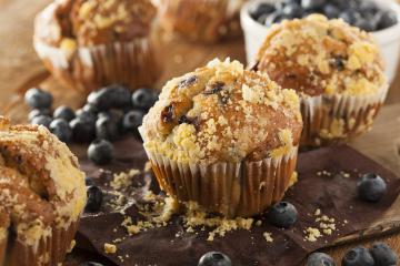Muffin ai mirtilli con crumble croccante