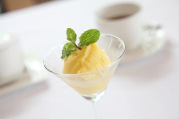 Sorbetto all'ananas