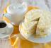 Torta soffice con crema chantilly e pesche sciroppate