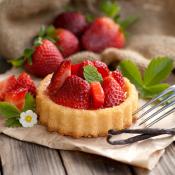 Tortine di pan di Spagna alle fragole