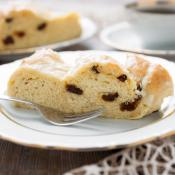 Treccia con mandorle e uvetta