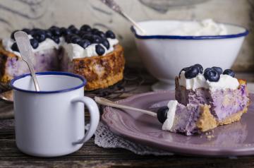 Torta con mousse di mirtilli