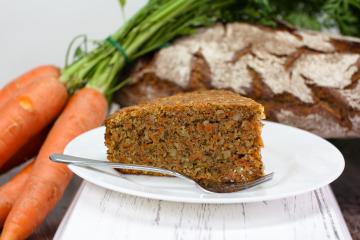 Torta di carote e noci