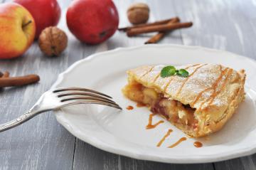 Torta di mele e noci