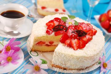 Torta panna e fragole