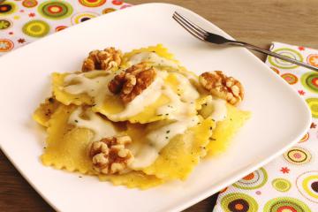 Agnolotti in salsa di noci