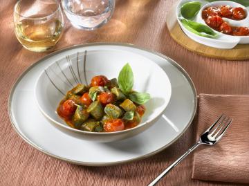 Gnocchi verdi al sugo di pomodori