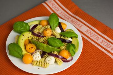 Insalata di fusilli estiva