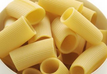 Maccheroni gialli freddi