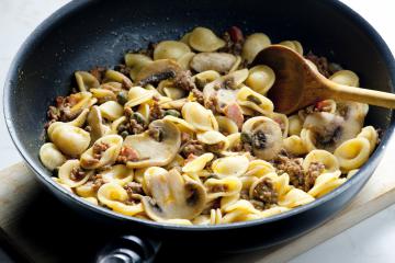 Orecchiette funghi e salsiccia