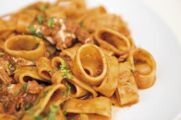 Paccheri con rana pescatrice