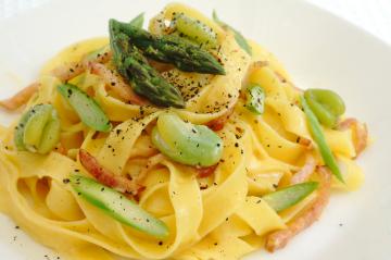Pasta fave e pancetta