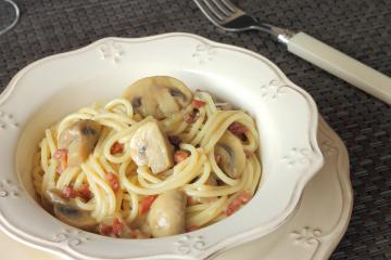 Pasta speck e funghi