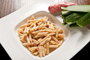 Penne salsiccia, porri e panna