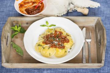 Ravioli al pomodoro