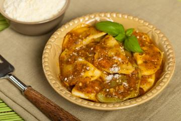 Ravioli al sugo