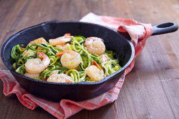 Spaghetti di zucchine con gamberetti