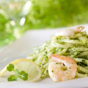 Linguine al pesto e gamberetti