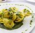 Tortellini con pesto di rucola