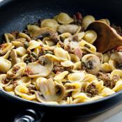 Orecchiette funghi e salsiccia