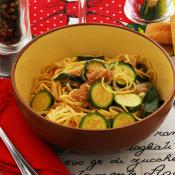 Pasta zucchine e tonno