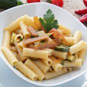 Rigatoni con bottarga e zucchine