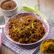 Riso rosso con curry e porri
