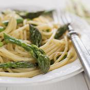 Spaghetti con asparagi