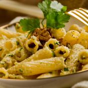Tortiglioni con pesto alle noci 