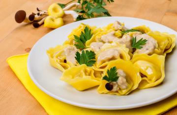 Tortelli con crema di funghi