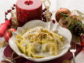 Tortelli con salsa di noci