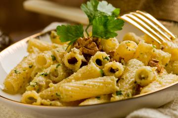 Tortiglioni con pesto alle noci 