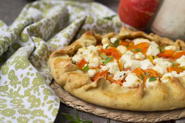 Crostata di zucca, porri e feta
