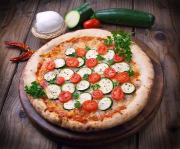 Pizza con zucchine