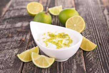Salsa al lime e yogurt