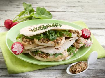 Sandwich con tofu, rucola e senape