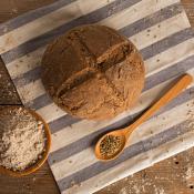 Pane con noci e uvetta